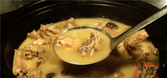 炖鸡汤，切记“3不放”的窍门，炖出来汤鲜肉嫩无腥味，营养好喝