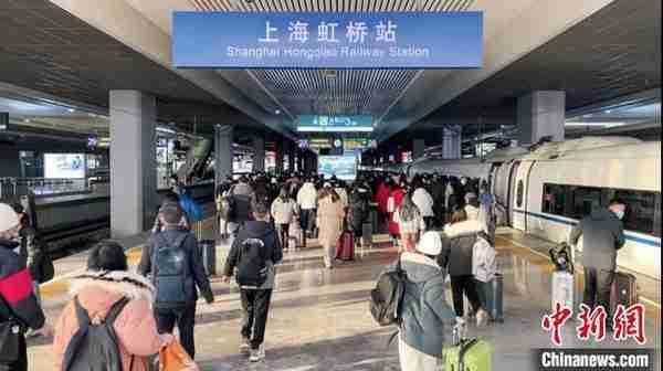 铁路上海站迎春节返程客流最高峰 预计当日到沪旅客55万人次