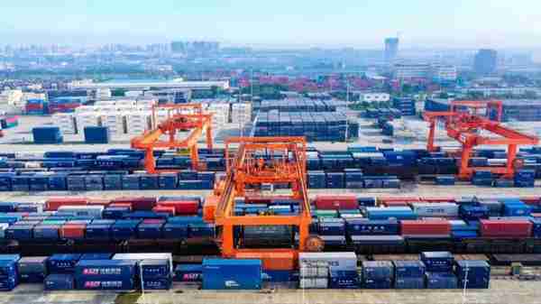 成都国际铁路港：生产性服务业总投资超千亿元