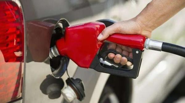 国际油价走低、原油系期货飘绿，为何汽柴油价格仍上调？