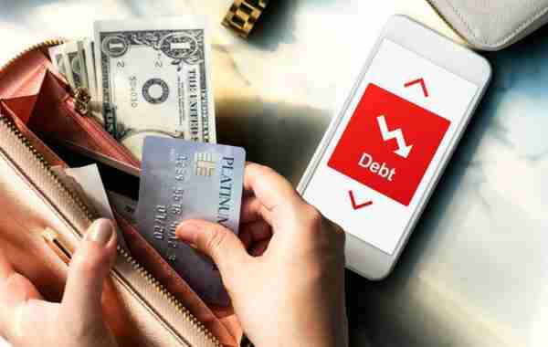 多家银行调整信用卡持卡数量上限，透露出了什么信号？